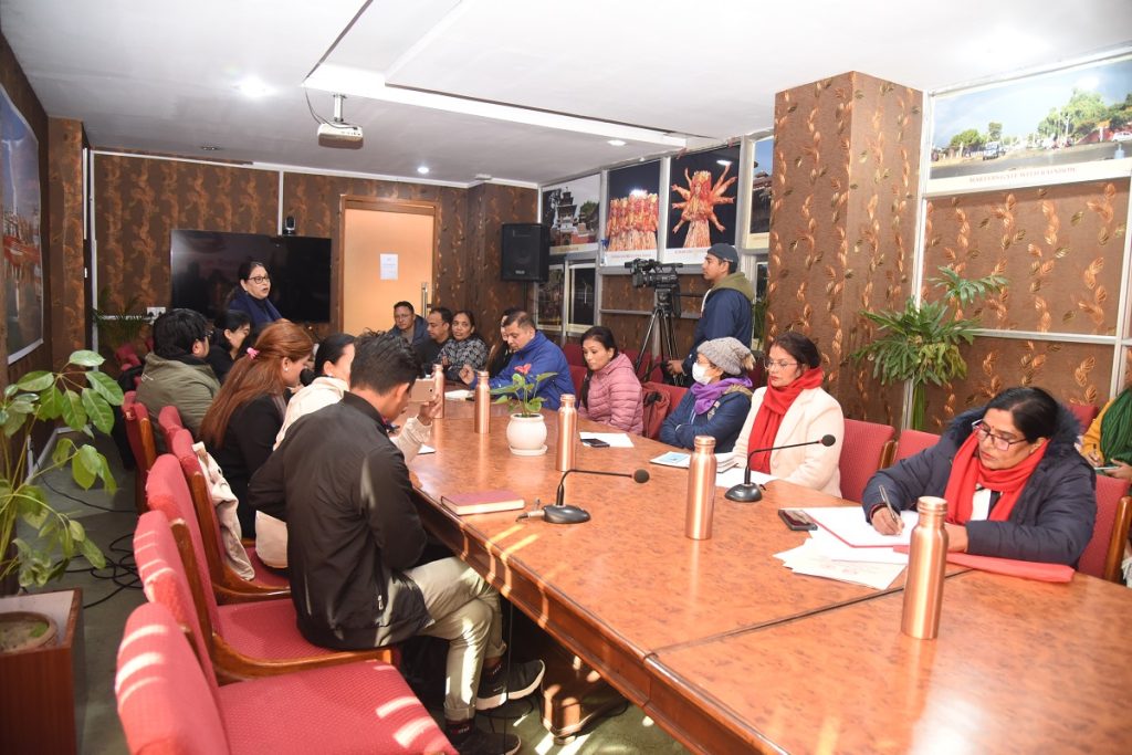 अनधिकृत बोर्ड हटाउँदा लगाइने जरिवाना नगर सभामा प्रस्तावका रुपमा लैजाने