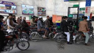 पाकिस्तान संकटमा, पम्पमा पेट्रोल छैन, पञ्जाब प्रान्तमा अवस्था झन् बिग्रियो