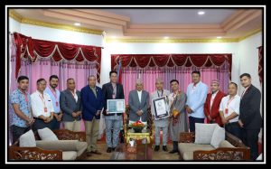 राष्ट्रपति पौडेलद्वारा सुरेन्द्र राई र सुसन तामाङलाई गिनिज वर्ल्ड रेकर्ड्सको प्रमाणपत्र हस्तान्तरण