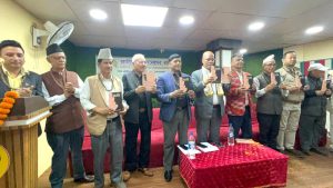 विश्व कीर्तिमानी गीतकार तथा उपन्यासकार डा.डीआर उपध्यायको उपन्यास ‘आसक्ति’ लोकार्पण