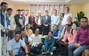 छापा सञ्चारमाध्यमको विज्ञापन रकम कटौतीप्रति प्रचण्डको ध्यानाकर्षण