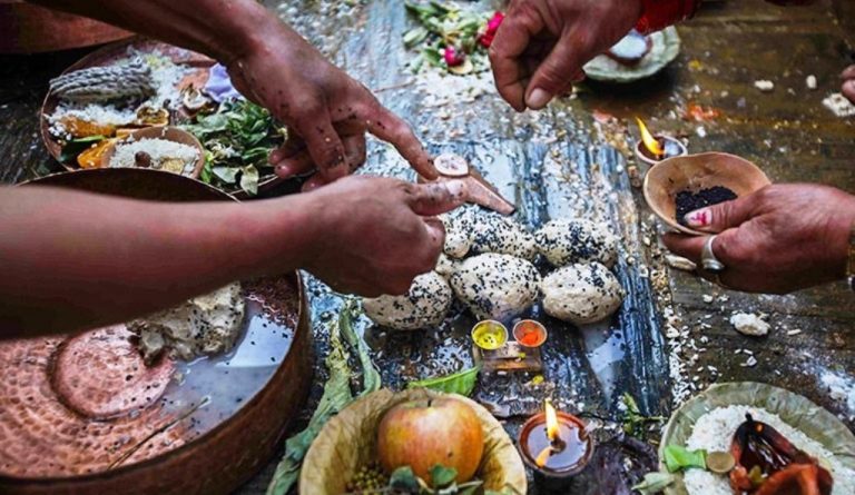 सोह्रश्राद्ध किन गरिन्छ र कसरी गरिन्छ ? जान्नुहोस् धार्मिक मान्यता र विधि