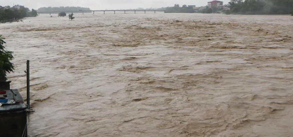 देवघाटमा नारायणी नदीको बाढी खतरा तह पार, तटीय क्षेत्रमा उच्च सतर्कता अपनाउन आग्रह
